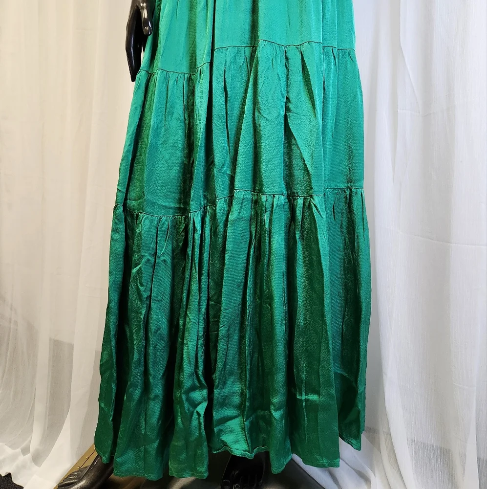 Elegant Green Maxi Dress - Picture 11 of 16
